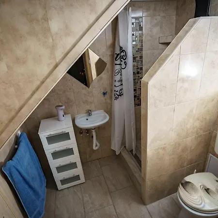 Robitel Wellness Vendeghaz Veszprem-gyulafiratot ゲストハウス 4*