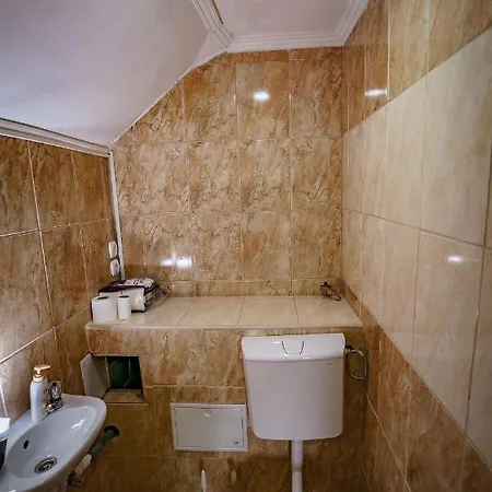 Robitel Wellness Vendeghaz Veszprem-gyulafiratot 4* ヴェスプレーム