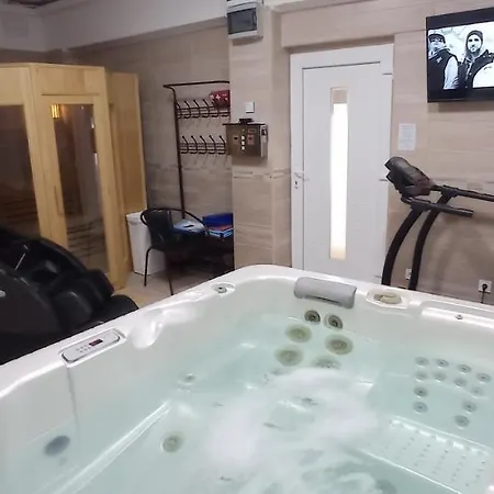 Robitel Wellness Vendeghaz Veszprem-gyulafiratot ゲストハウス 4*