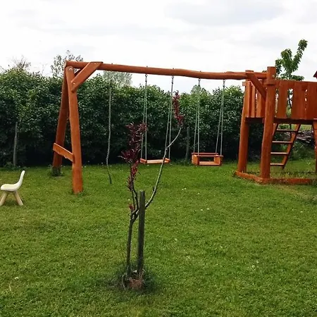 Robitel Wellness Vendeghaz Veszprem-gyulafiratot ゲストハウス 4*