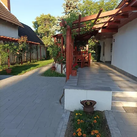 Robitel Wellness Vendeghaz Veszprem-gyulafiratot Гостевой дом Веспрем