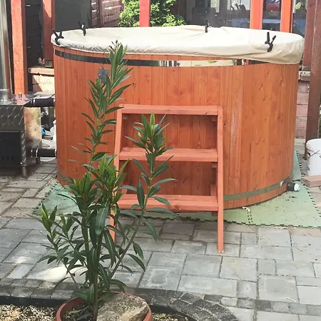 Robitel Wellness Vendeghaz Veszprem-gyulafiratot ゲストハウス ヴェスプレーム