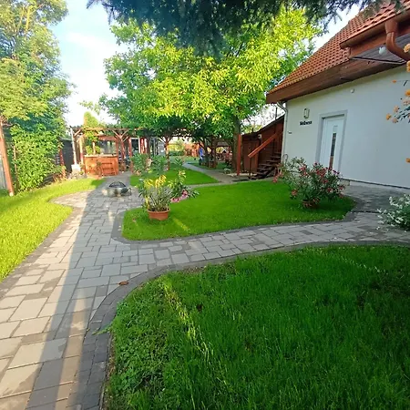 بيت ضيافة Robitel Wellness Vendeghaz Veszprem-gyulafiratot Veszprém