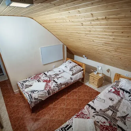 Πανσιόν Robitel Wellness Vendeghaz Veszprem-gyulafiratot 4*