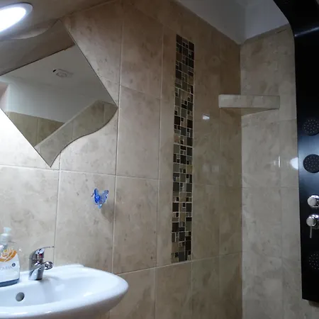 Robitel Wellness Vendeghaz Veszprem-gyulafiratot ヴェスプレーム