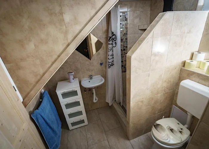 Robitel Wellness Vendeghaz Veszprem-gyulafiratot ゲストハウス 4*