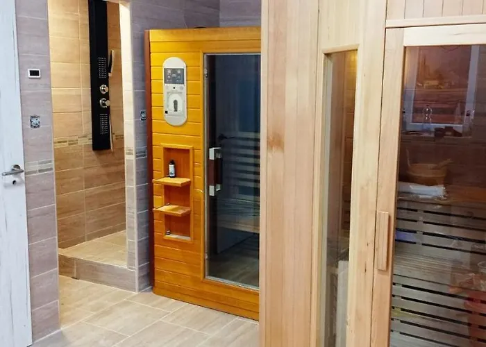 Robitel Wellness Vendeghaz Veszprem-gyulafiratot ゲストハウス 4*